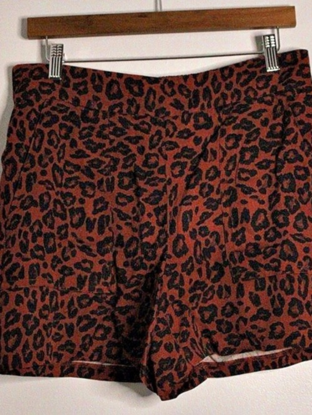 Nine West Animal Print Shorts Size Medium Like New